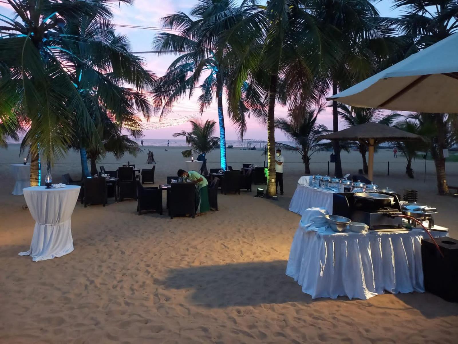 Goldi Sands Hotel Negombo Exterior photo